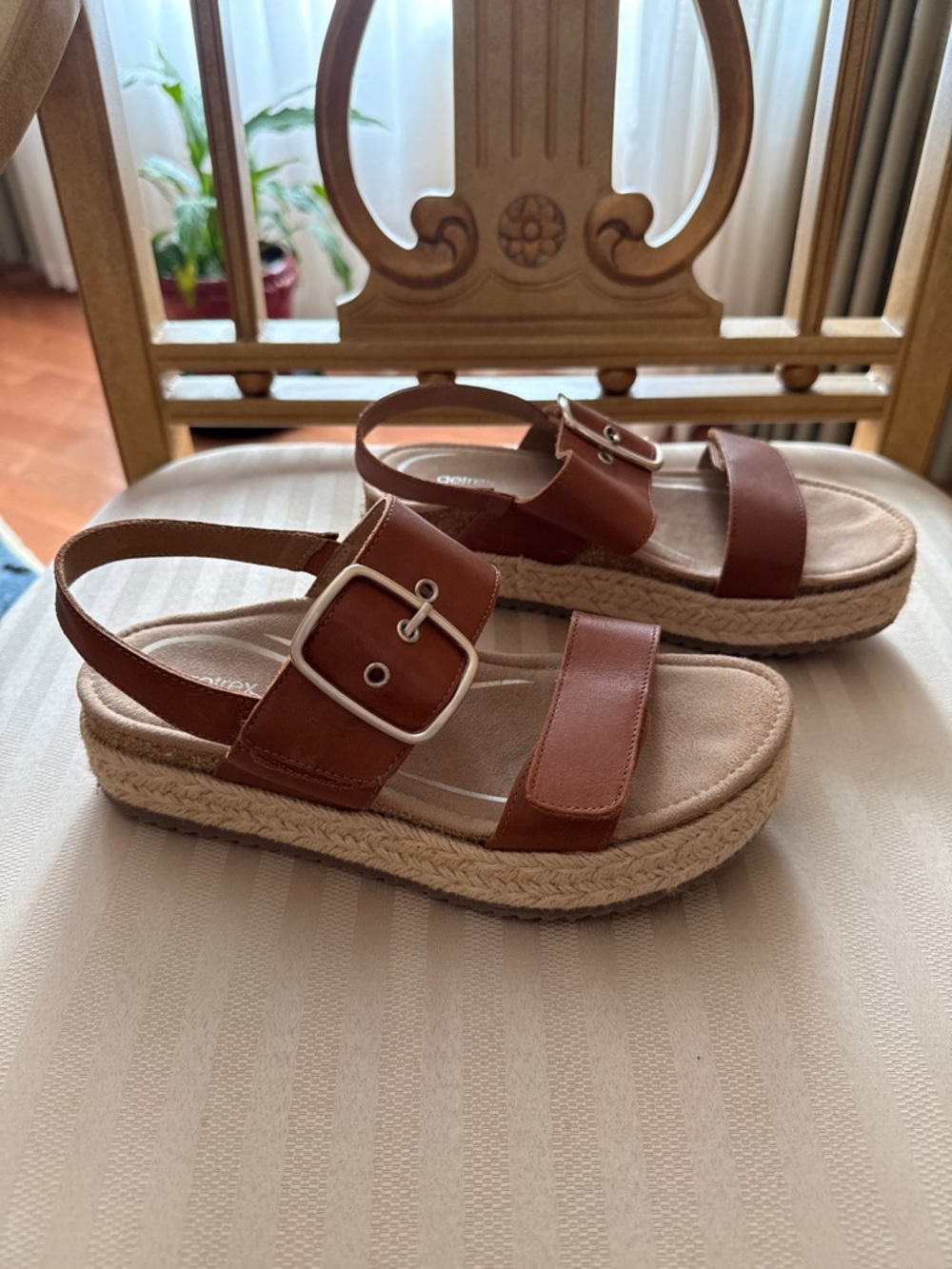 Women’s Aetrex Vania sandals